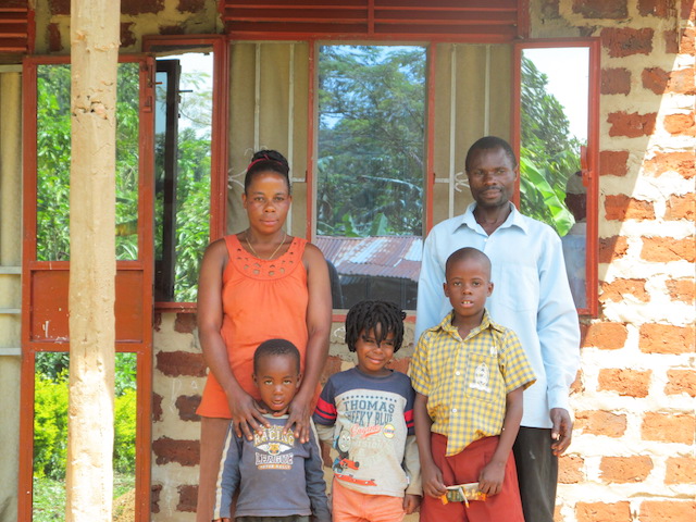 Sharing hope in Uganda - World Help