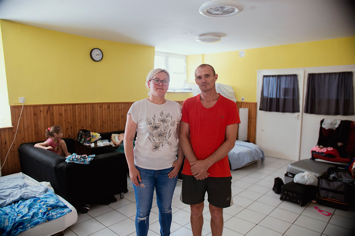 families from Ukraine seek lifesaving aid