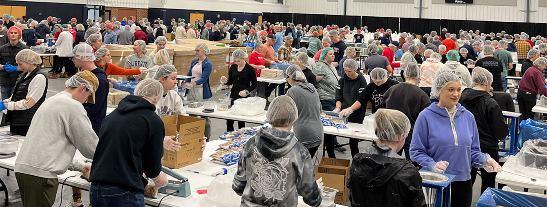 Packing over 270,000 meals for Ukrainian refugees — in just one day!